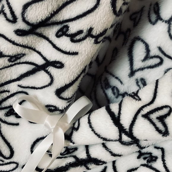 VICTORIA SECRET "Love & Hearts" Women's Short Bathrobe EUC Size M/L/G - Picture 5 of 10